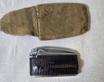 RARO Accendino vintage Ronson rivestito in "pelle"