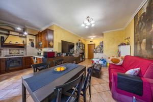 2 LOCALI A MARINO
