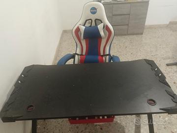 Scrivania più sedia 