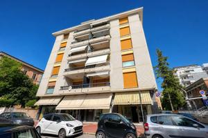4 LOCALI A TERAMO