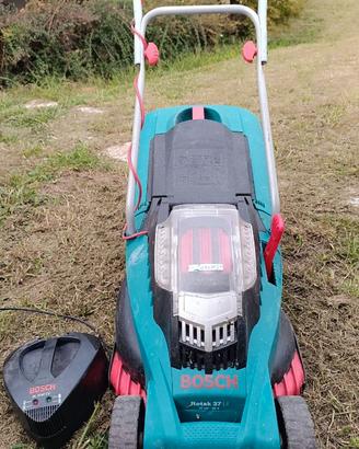 Rasaerba a batteria Bosch rotak 37li