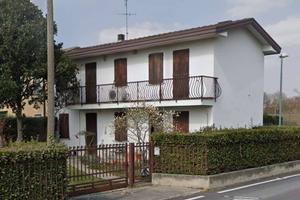 Casa indipendente di 180 m² con più di 5 locali e 