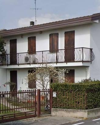 Casa indipendente di 180 m² con più di 5 locali e 