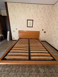 Letto matrimoniale in legno