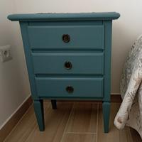 Comodino in legno blu