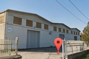 Capannone 500mq con ampia corte esterna