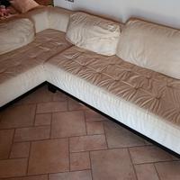 Divano in eco pelle bianco con chaise longue