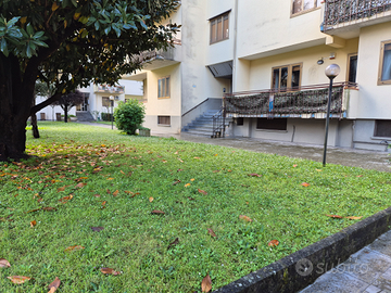 Centralissimo appartamento con giardino pavimentat