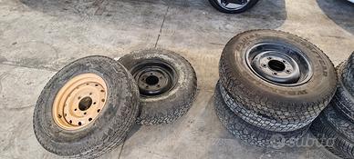 4 cerchi Defender + ruota di scorta 