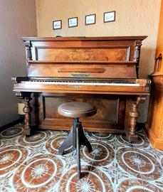 Pianoforte verticale in radica