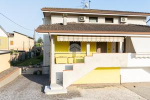 PORZIONE DI BIFAMILIARE A CURTATONE