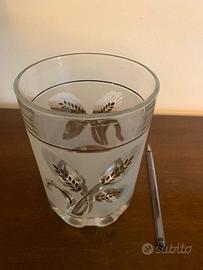 1 vaso (bicchiere grande) in vetro con decori