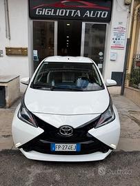 Toyota Aygo 1.0 VVT-i 69 CV 5 porte x-business