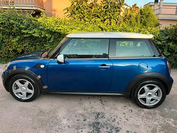 Mini cooper D 1600 109 cv