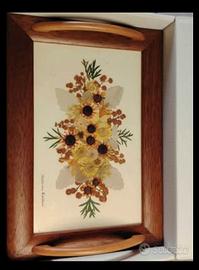 Vassoio artigianale con fiori secchi