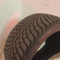 Pneumatici invernali Kumho Wintercraft 235/40 R18
