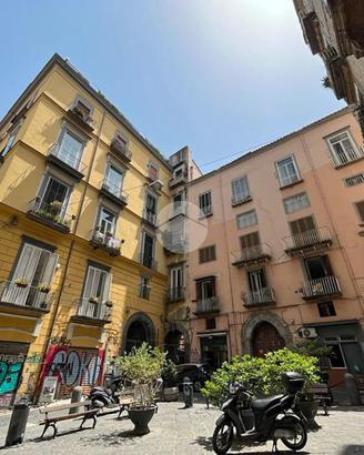 MULTILOCALE A NAPOLI