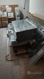 Armadio colore nero completo e possibilità di mont