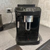 Macchina del caffè De Longhi Magnifica evo