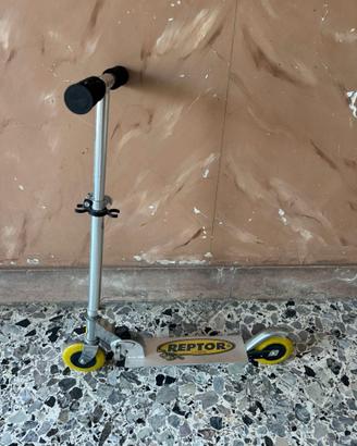 Monopattino Reptor per bambini giallo nero argento