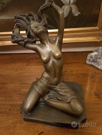 Statua scultura nuda erotica in bronzo 