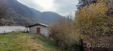 Proprietà con fabbricato e 5.425 mq di terreno