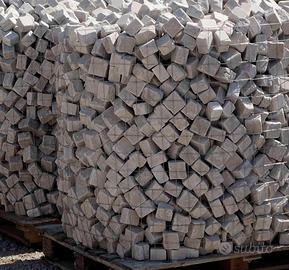 Cubetti in Pietra di Trani da Pavimento Anticati