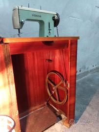 Macchina da cucire vintage