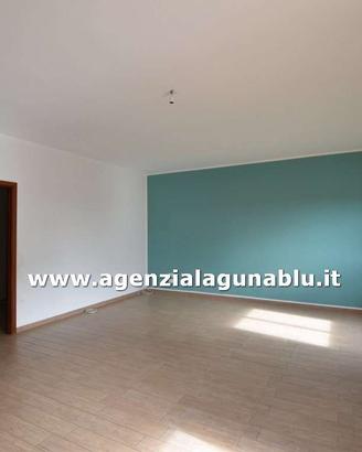 Appartamento 140 mq terzo piano + posto auto