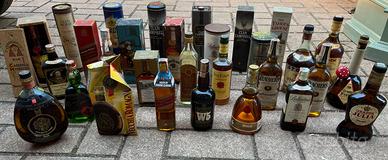 Stock di 30 bottiglie di Whisky / liquori / Grappe