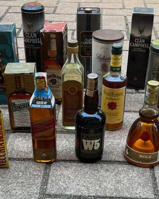 Stock di 30 bottiglie di Whisky / liquori / Grappe