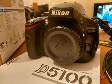 Nikon d5100 kit con obiettivo  
