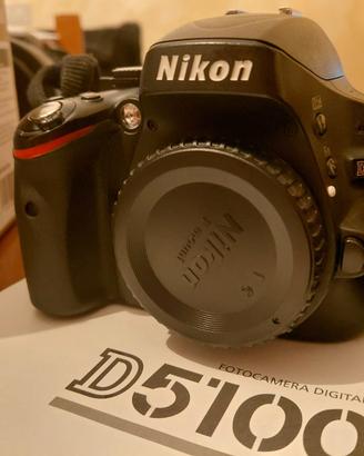 Nikon d5100 kit con obiettivo  