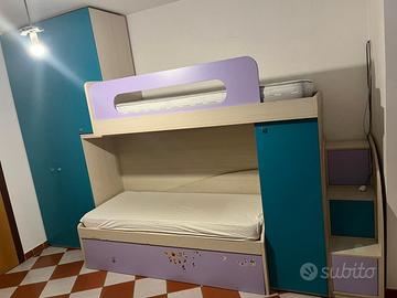 Cameretta 3 posti letto completa di scrivania