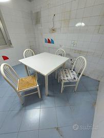 Tavolo quadrato allungabile bianco e 4 sedie