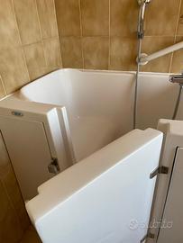 Vasca da bagno per anziani/disabili