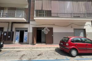 NEGOZIO A AVERSA