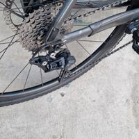 bici gravel giant advanced tre