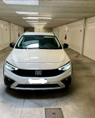 FIAT TIPO CROSS