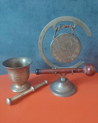 set vintage in ottone - mortaio e gong 