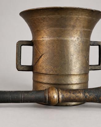 Antico mortaio vintage bronzo farmacia 