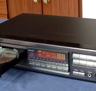 Lettore CD Player ONKYO DX 704