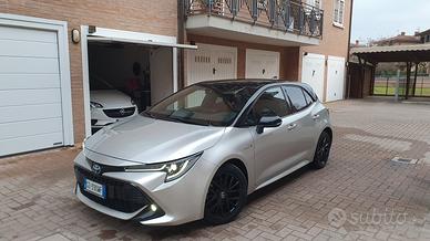 Toyota corolla 2.0 hybrid 
