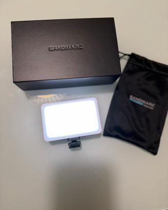 faretto con batteria interna ricaricabile
