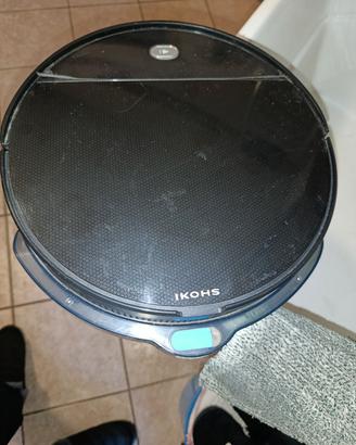Robot aspirapolvere e lavapavimenti 
