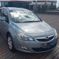 Opel Astra J  