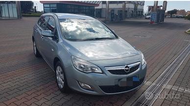 Opel Astra J  