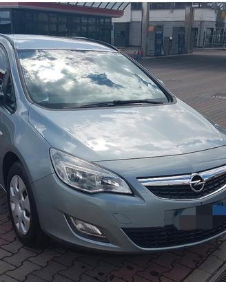 Opel Astra J  