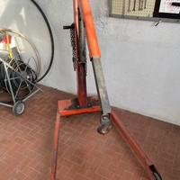 Sollevatore/Capra OMCN per manutenzione auto