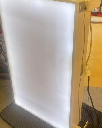 Insegna luminosa